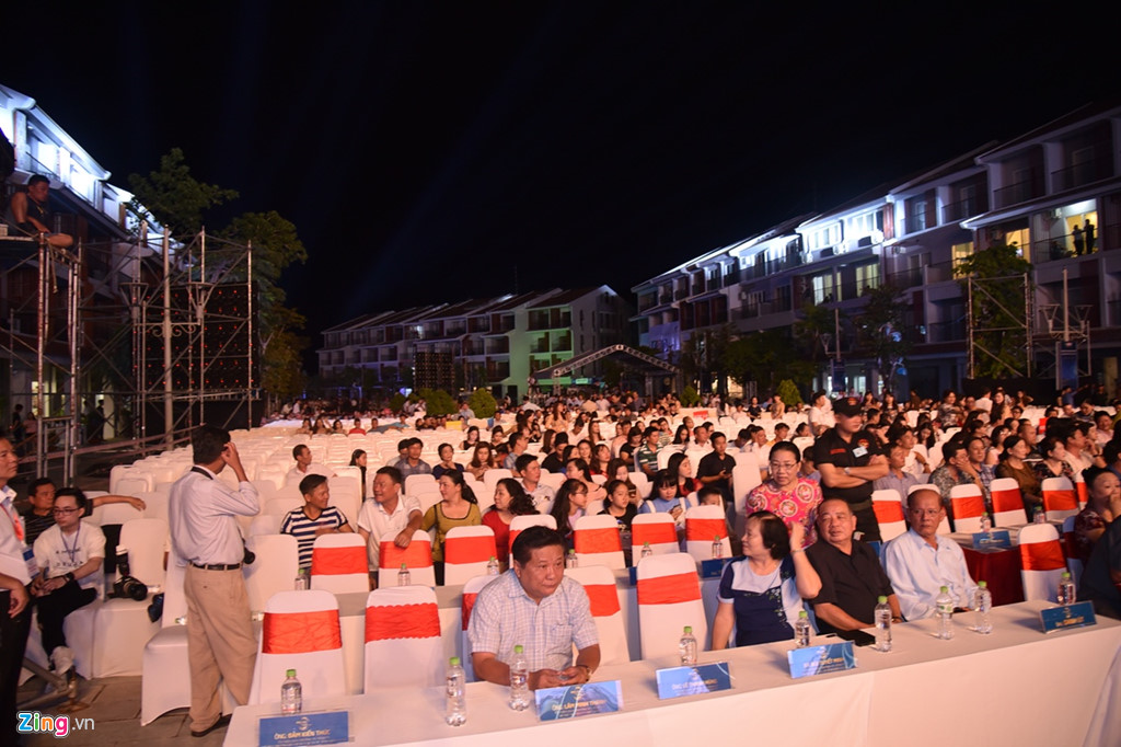 Chung kết Hoa hậu Biển Việt Nam: Cô gái Tiền Giang 19 tuổi lên ngôi